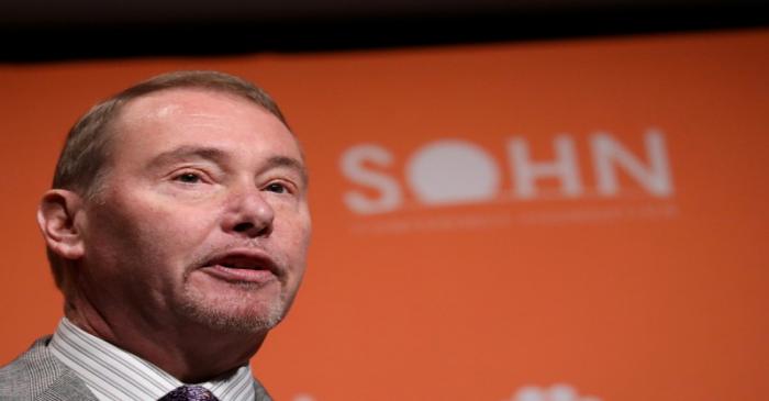 FILE PHOTO: Jeffrey Gundlach, CEO of DoubleLine Capital LP, presents during the 2019 Sohn