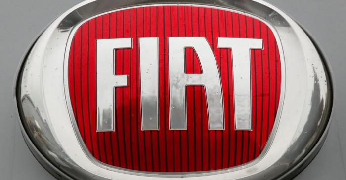 FILE PHOTO: FILE PHOTO: Logo of car manufacturer Fiat is seen in Zurich