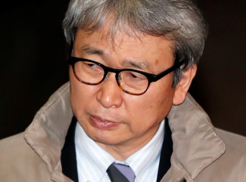 Motonari Otsuru, lawyer of Nissan's arrested chairman Carlos Ghosn, leaves the Tokyo Detention