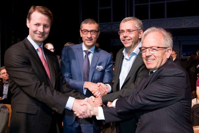 FILE PHOTO: Nokia's chairman Risto Siilasmaa, Nokia's President and Chief Executive Rajeev